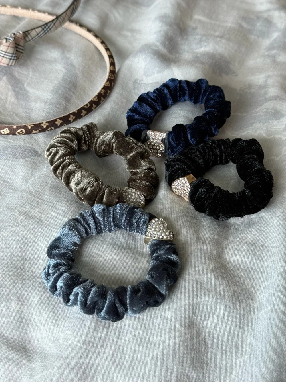Velvet Heart Charm Scrunchie - Black